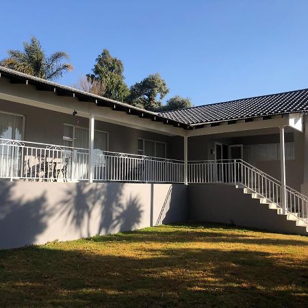 6 On Acacia Bed & Breakfast Johannesburg Exterior photo