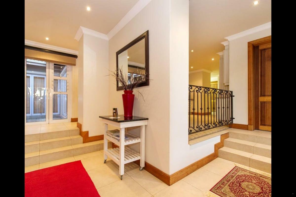 6 On Acacia Bed & Breakfast Johannesburg Exterior photo
