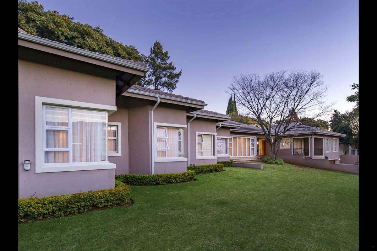 6 On Acacia Bed & Breakfast Johannesburg Exterior photo