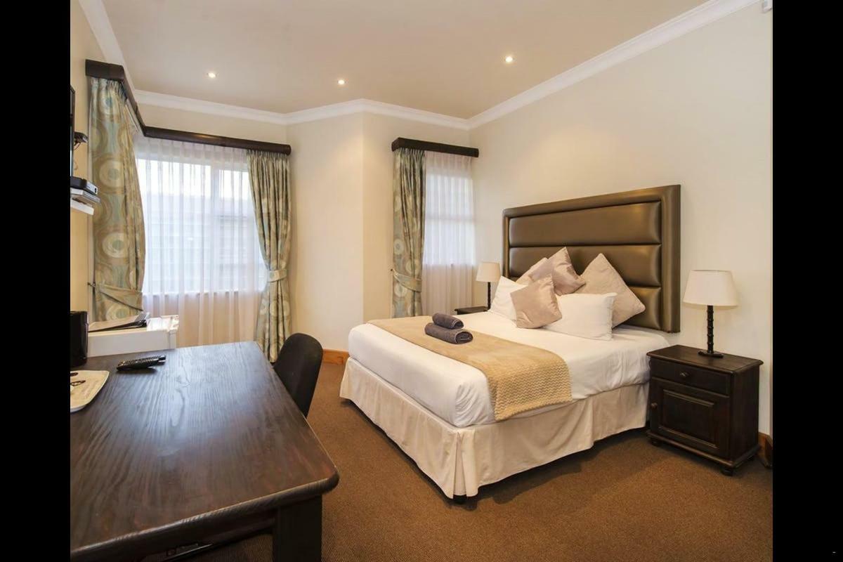 6 On Acacia Bed & Breakfast Johannesburg Exterior photo