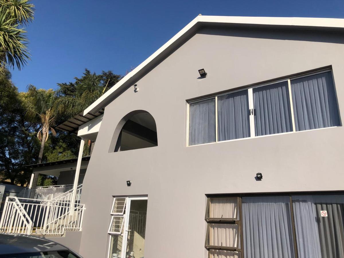 6 On Acacia Bed & Breakfast Johannesburg Exterior photo